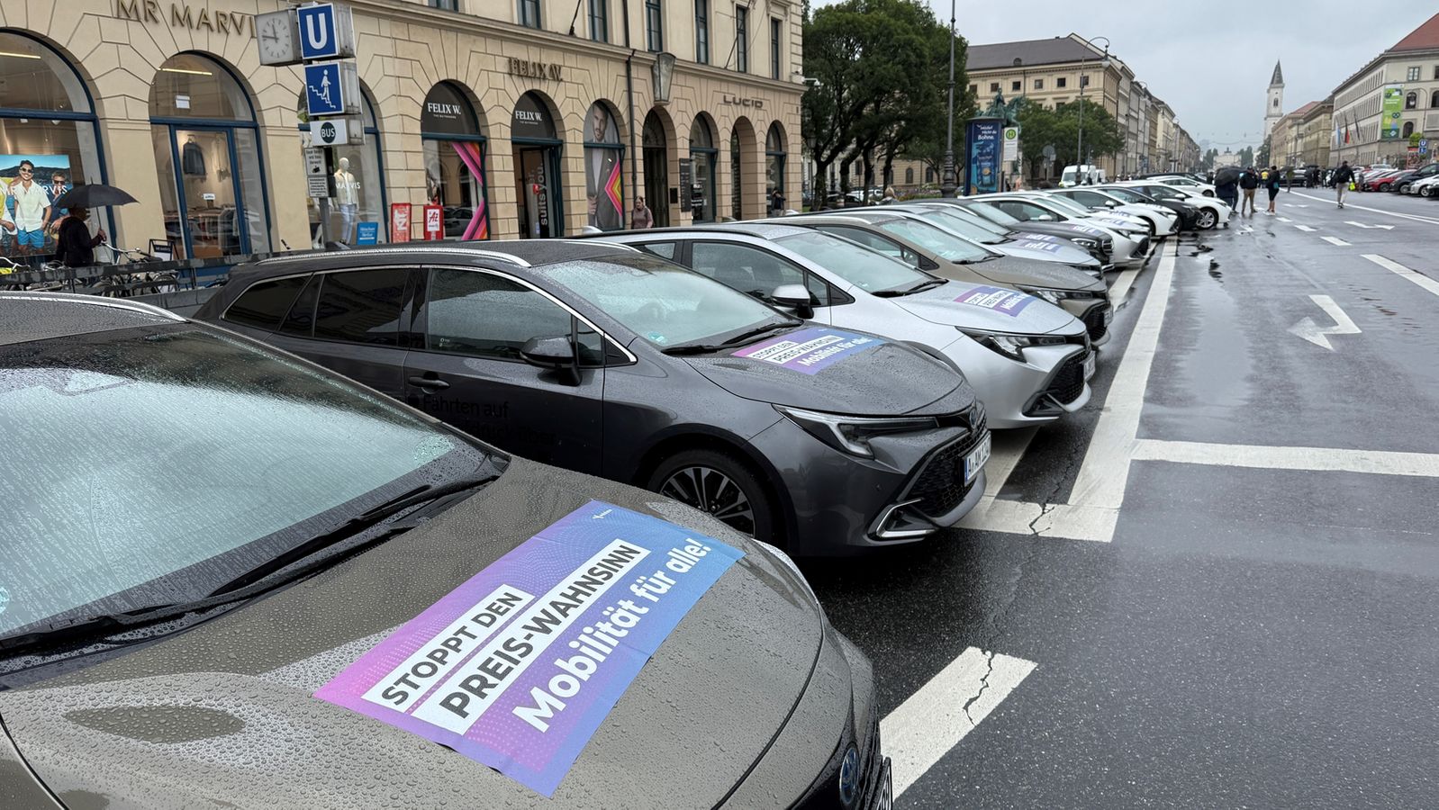 Uber und Co.: Fahrer demonstrieren gegen Mindestpreis