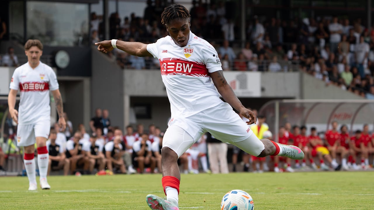 VfB Stuttgart: Nach Verletzung: Neue Sorgen um Sturm-Talent Justin Diehl | Sport