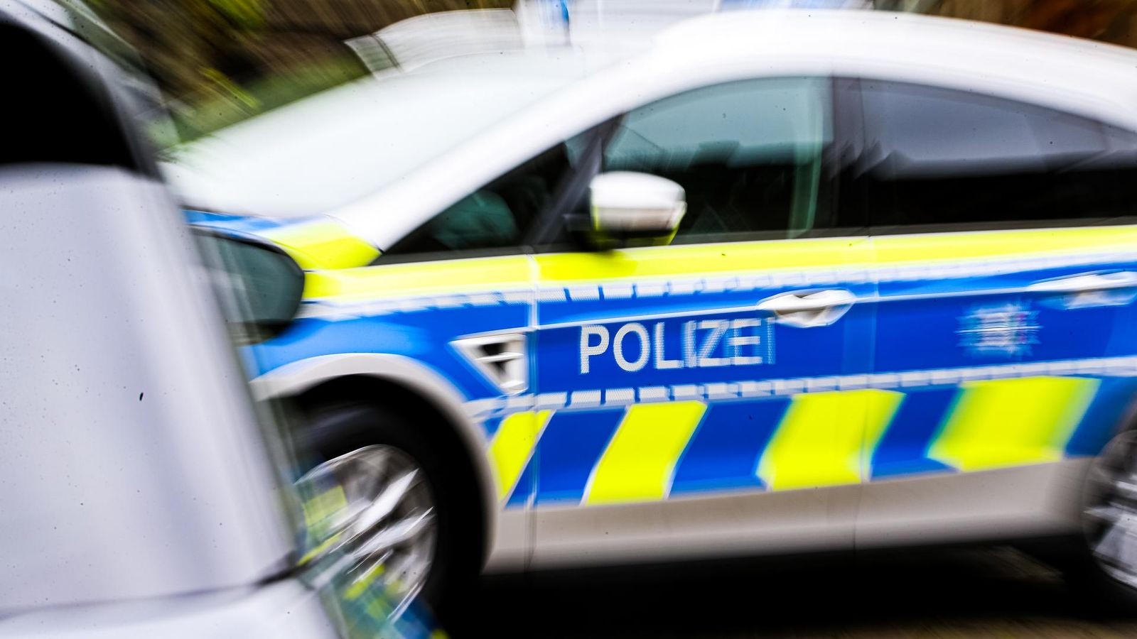 Waffe an den Kopf gehalten – Schuss löst sich