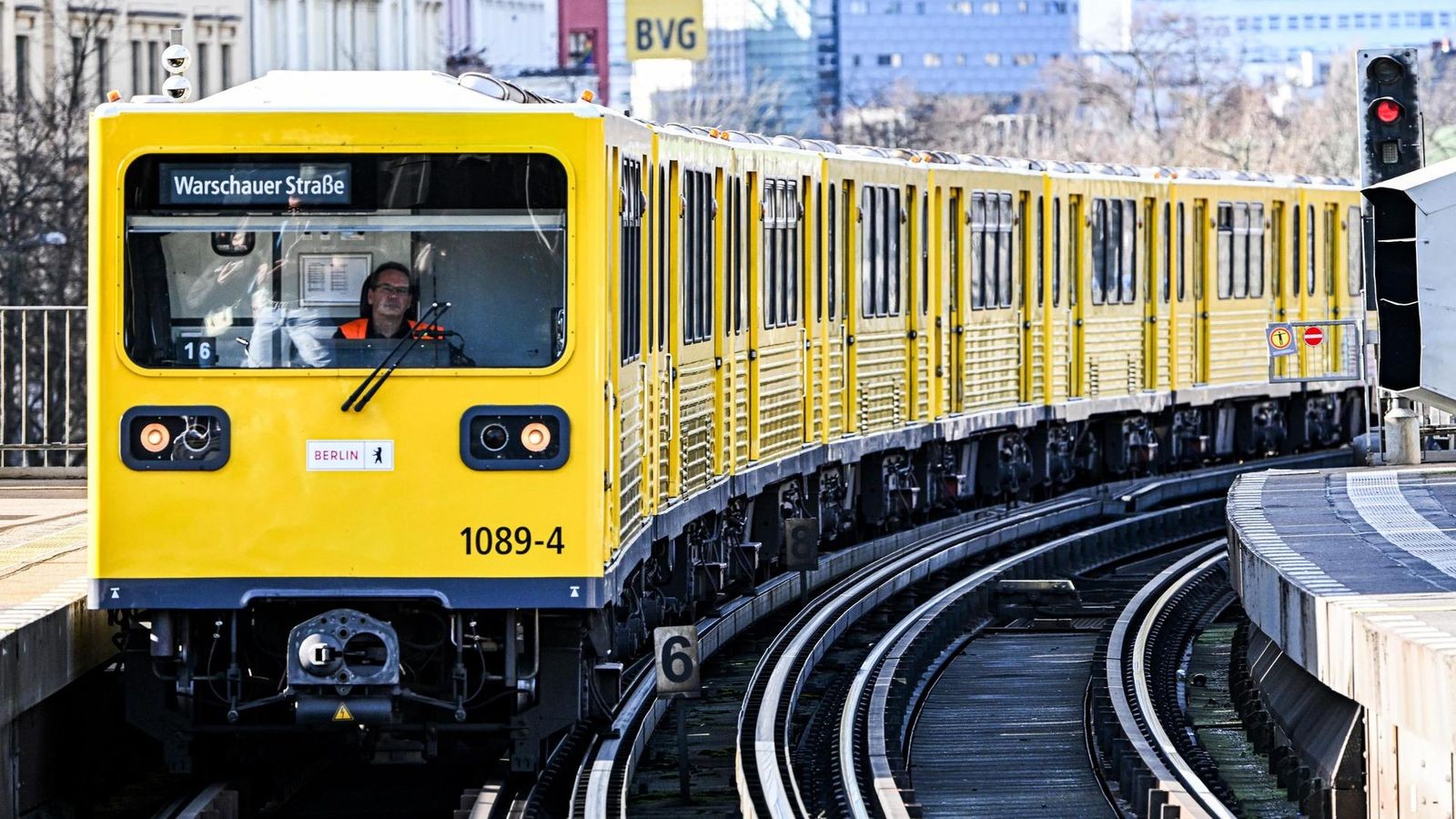 Die BVG kommt zuverlässiger – aber es bleibt viel Arbeit