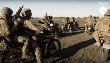 „Blitzkrieg“ auf Bikes – Soldaten kämpfen wie im Film