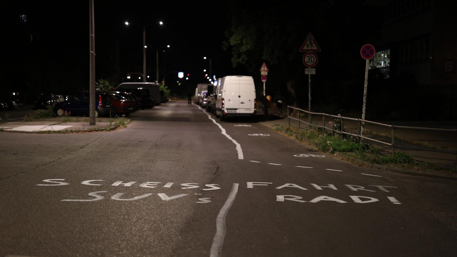 Verkehr in Berlin-Pankow: Illegaler Radweg aufgeschmiert