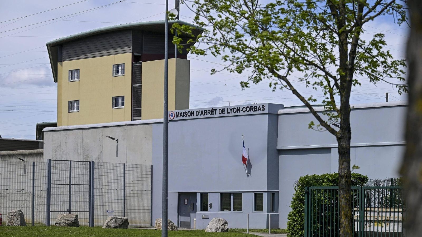 Spektakulärer Gefängnisausbruch in Frankreich – Häftling türmt im Wäschesack