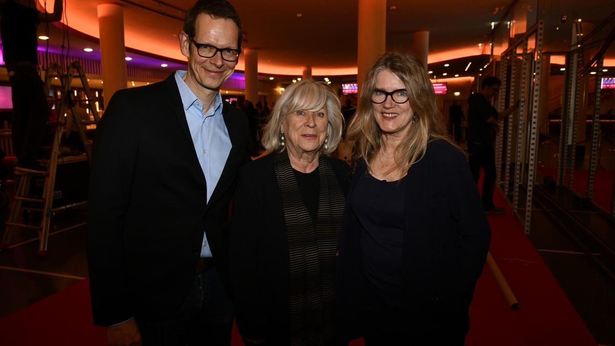 Hübsche Überraschung: Für „Rosa Luxemburg“ kam Regisseurin Margarethe von Trotta nicht alleine, sie brachte auch Hauptdarstellerin Barbara Sukowa mit. 