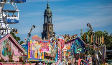Hamburger Dom 2025: Wie bei Horrorfilm „Saw“ – Sommerdom startet mit neuer Geisterbahn - Hamburger Abendblatt