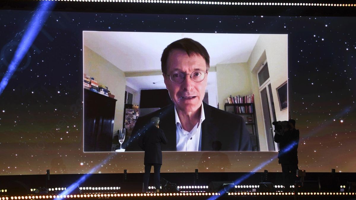 Huch: Bei der Veranstaltung 2021 war der damalige Gesundheitsminister Karl Lauterbach (SPD) zugeschaltet. Seit 2010 überträgt das ZDF die Feier – in den Corona-Jahren 2020 und 2021 ohne Live-Publikum.