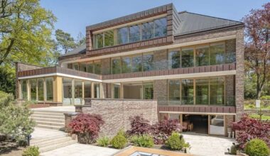 Riesiges Anwesen: Luxus-Villa mit Park und See steht in Hamburg zum Verkauf | Regional