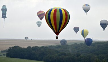 Magischer Anblick in Hagéville: Dutzende bunte Ballons sprenkeln Himmel in Frankreich