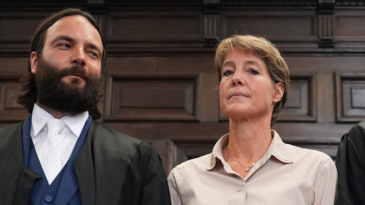 Anwalt von Christina Block sieht aus wie Keanu Reeves und schreibt Krimis | Regional
