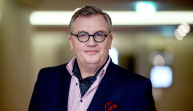Bayerischer Buchpreis 2025: Hape Kerkeling erhält Ehrenpreis von Markus Söder - München