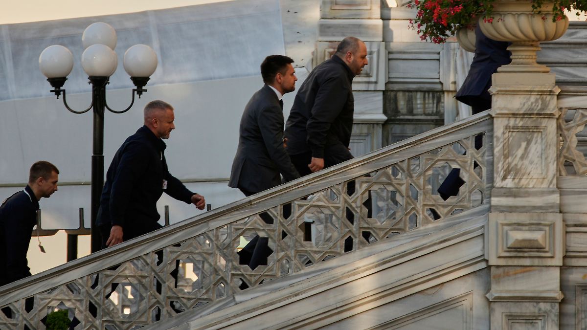 Gespräche in Istanbul: Russland und Ukraine tauschen wieder Gefangene aus