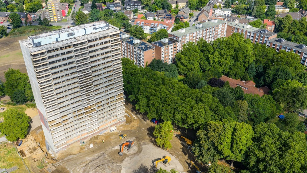 Das Gebäude ist entkernt, jetzt erledigen die Sprengmeister den Rest.