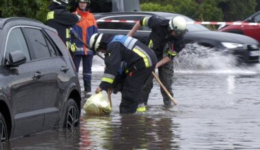 Regen setzt Keller und Straßen unter Wasser