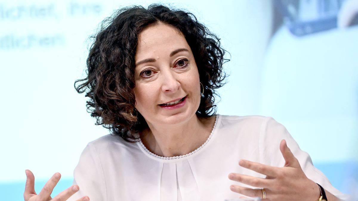Kritik an Plänen der Ministerin: Verbraucherzentrale: "Überlastete Hausarztpraxen werden zum Nadelöhr"