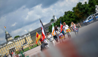 Gegen den Staat - "Reichsbürger"-Treffen in Karlsruhe - Südwest
