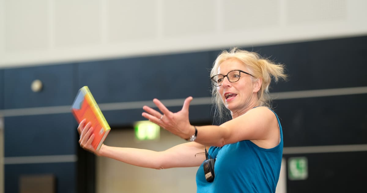 Meike Haas gewinnt den Siegener Kinderbuchpreis mit Gorilla-Geschichte.