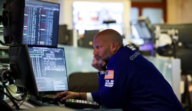 Tesla rutschen ab: Trumps Zoll-Pläne lasten auf der Wall Street