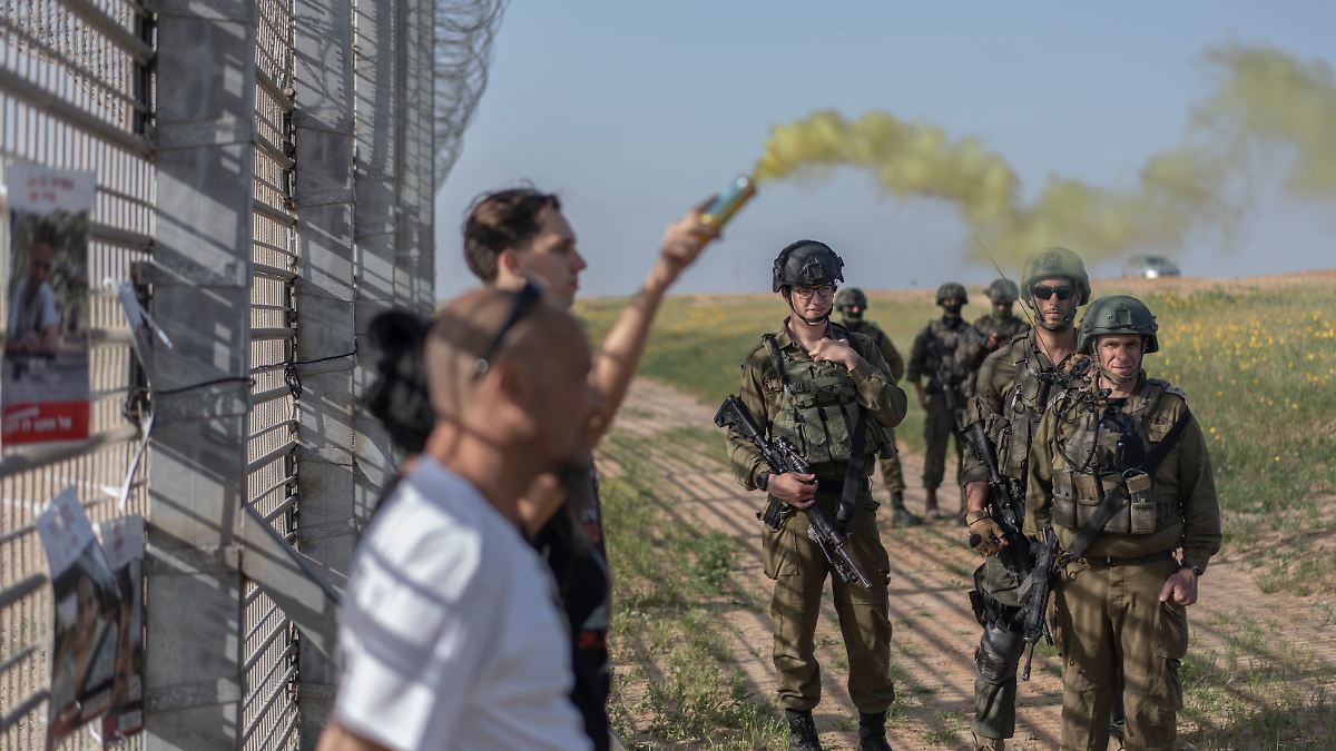Baldige Waffenruhe in Gaza?: Hamas will zehn Geiseln freilassen - und nennt Forderungen