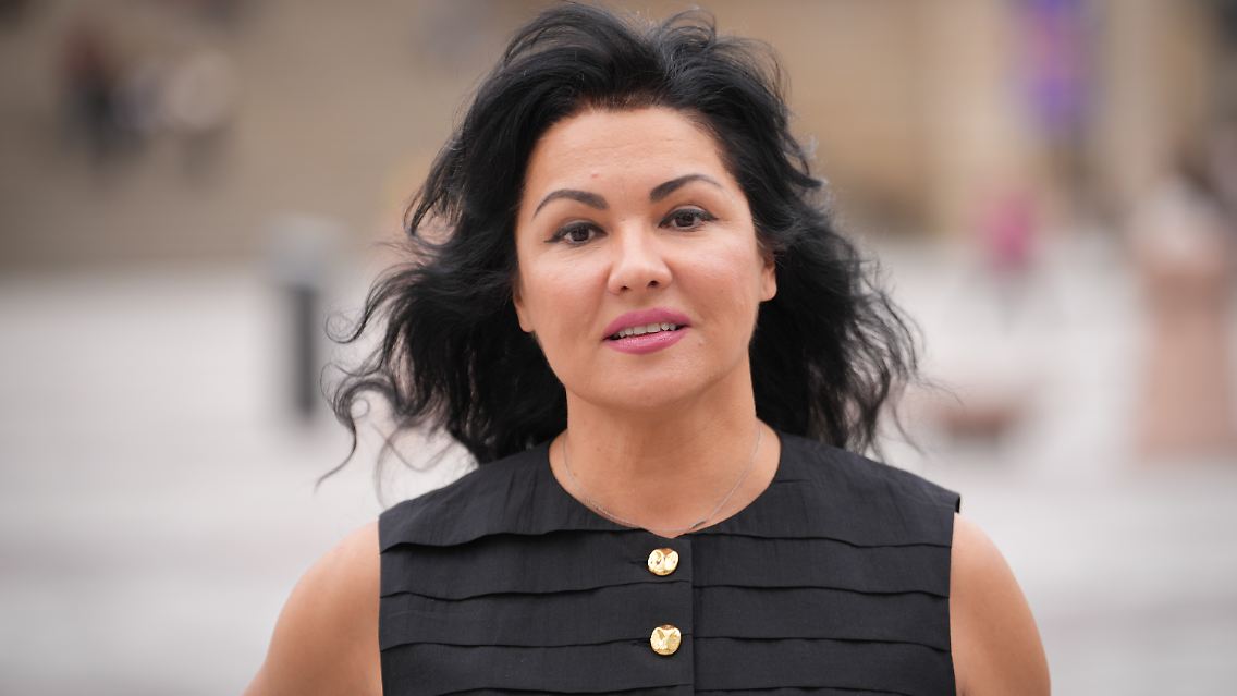 Netrebko ist Doppelstaatsbürgerin.