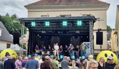 Beim Mutschelbacher Dorffest herrscht trotz Regen super Stimmung - Region