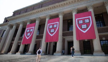 Eingefrorene Milliarden: Richterin macht im Streit um Harvard-Gelder Druck auf Trump
