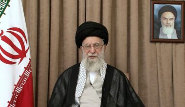Seit Israels Angriff im Versteck: Ajatollah Chamenei zeigt sich erstmals wieder öffentlich