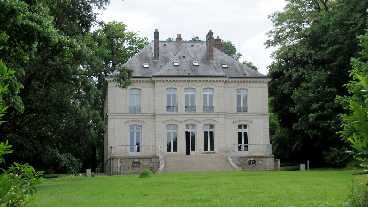 Zuschlag für Mindestgebot: Villa von Karl Lagerfeld bei Versteigerung kaum begehrt
