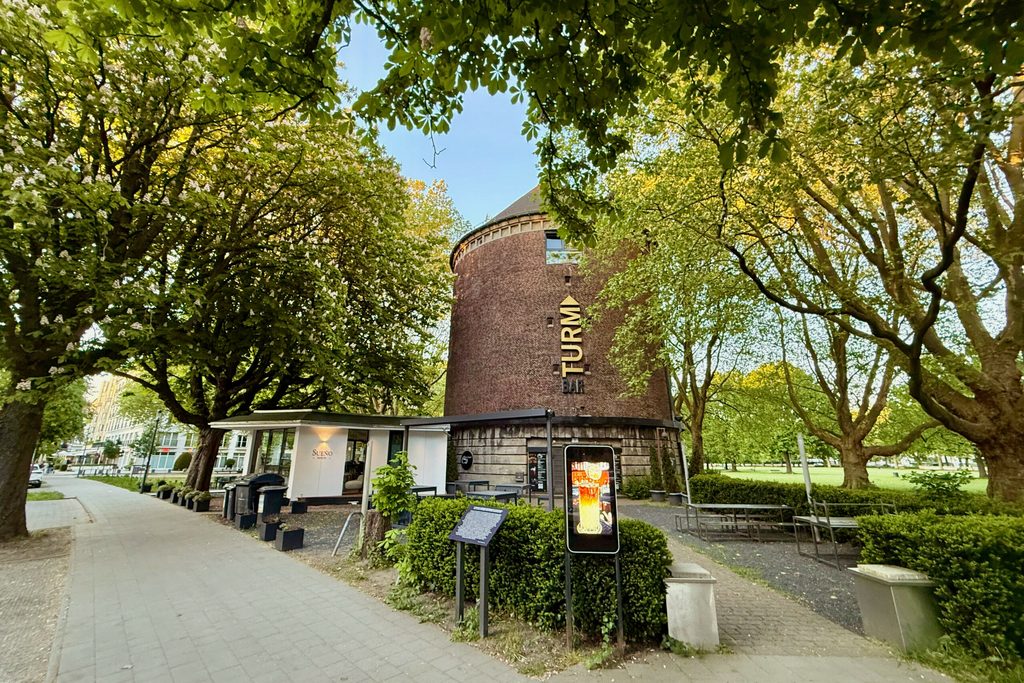 Der Rundbunker an der Rothenbaumchaussee ist heute eine Cocktailbar.