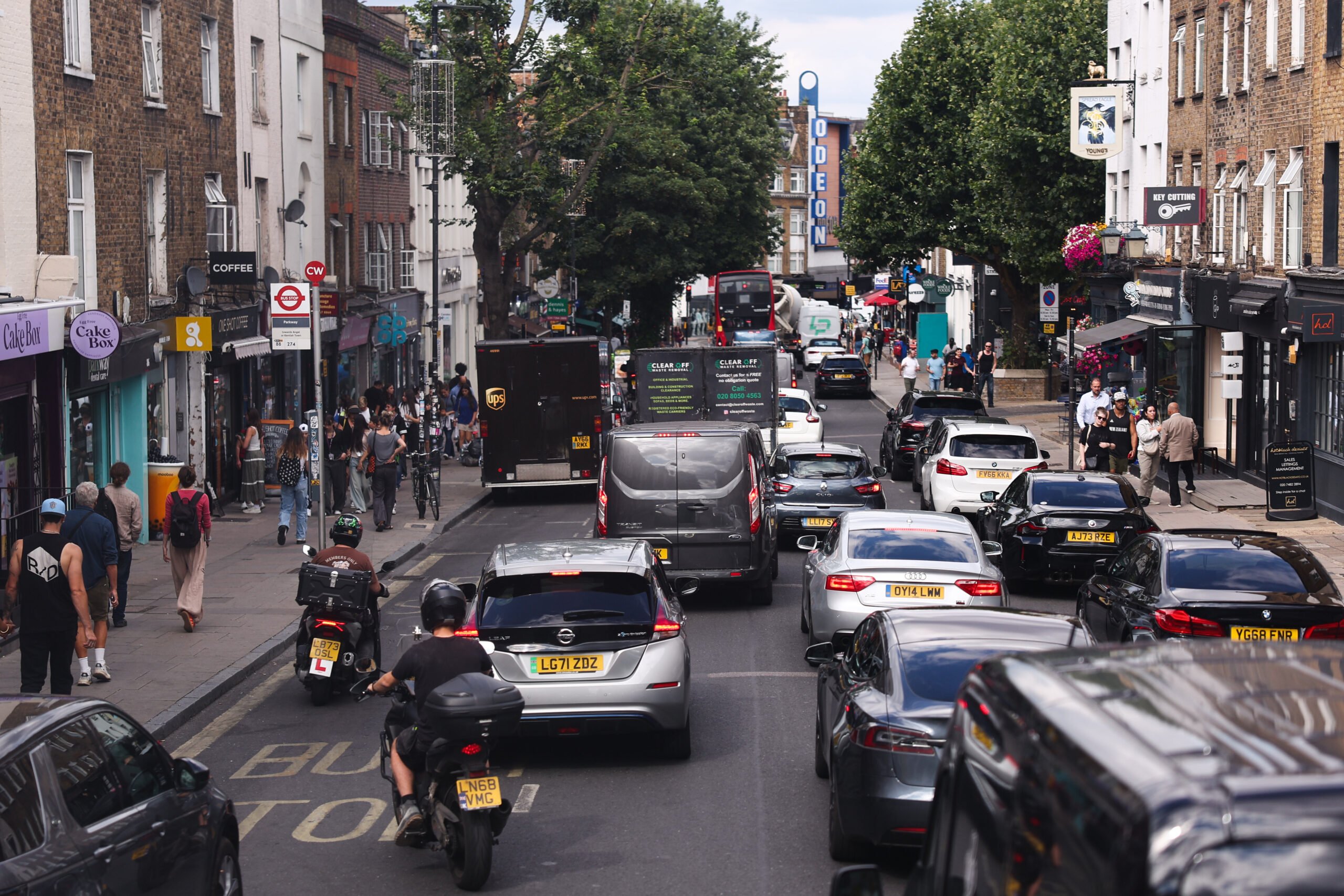 Ab 2030 will Großbritannien den Kauf von Benzin- und Dieselautos verbieten.