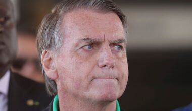 Der Tag: Fluchtabsicht in die USA? Bolsonaro muss Fußfessel tragen