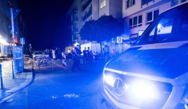 Streit zwischen 60 Beteiligten: Mann bei Massenschlägerei in Berlin erstochen