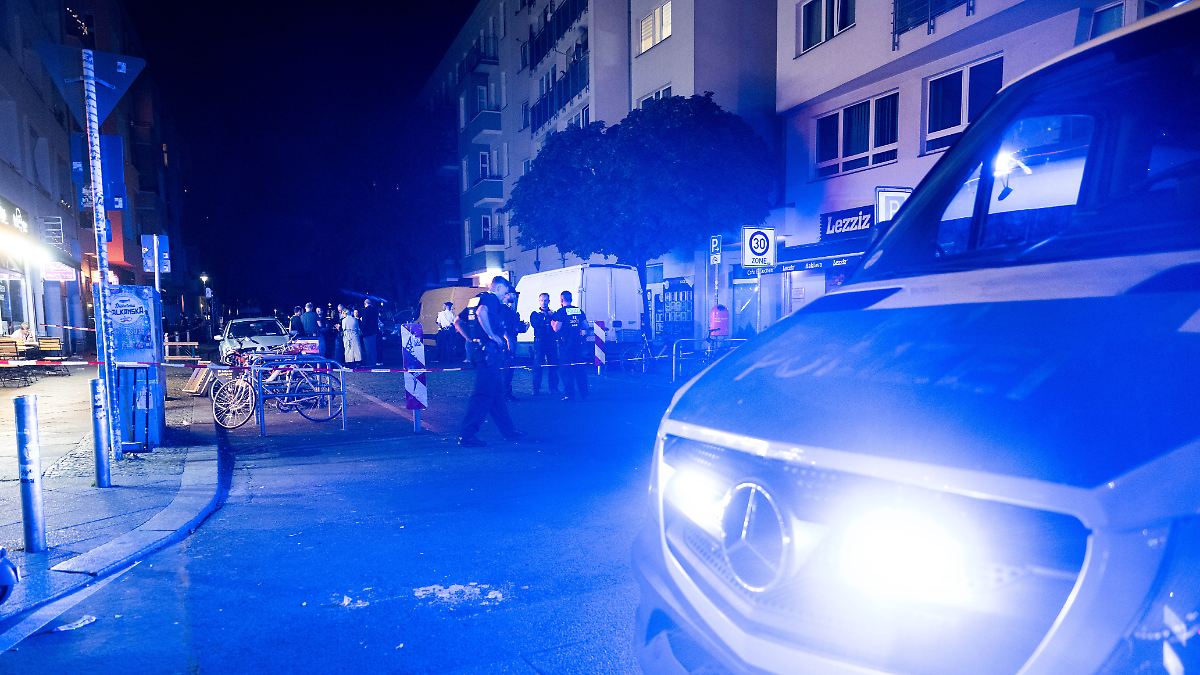 Streit zwischen 60 Beteiligten: Mann bei Massenschlägerei in Berlin erstochen