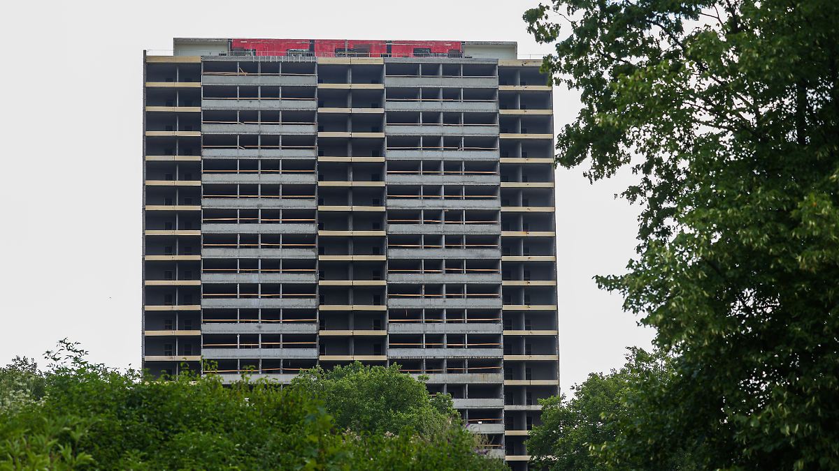 Hochhaus in Problemgegend: Duisburg sprengt den nächsten "Weißen Riesen"