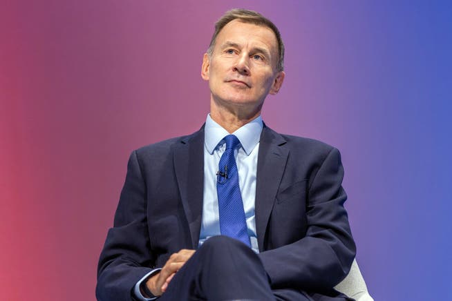 The Conservative Party Conference 2024 Day 2 International Convention Centre, Birmingham, UK. Monday 30th September, 2024. The second day of the Conservative Party Conference. The first event of the day - In Conversation with the Shadow Chancellor of the Exchequer - Jeremy Hunt, Credit:Abdullah Bailey / Avalon PUBLICATIONxNOTxINxUKxFRAxUSA Copyright: xAbdullahxBaileyx/xAvalonx 0914034446