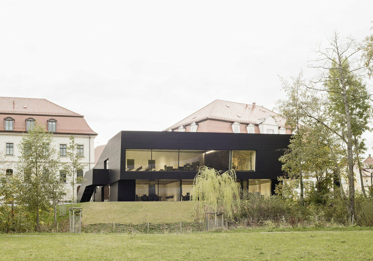 Erweiterung von löhle neubauer architekten und mse in Kaufbeuren / Purismus im Gericht - Architektur und Architekten - News / Meldungen / Nachrichten
