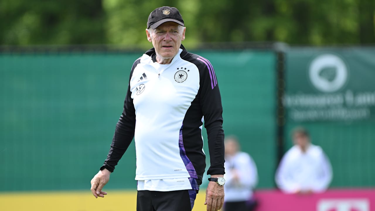 Bayern-Legende Hermann Gerland beendet seine Karriere! | Sport