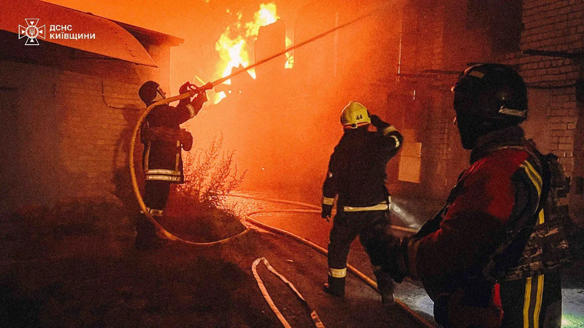 Ukraine News: Angriff mit Drohnen und Raketen auf Kiew - Politik