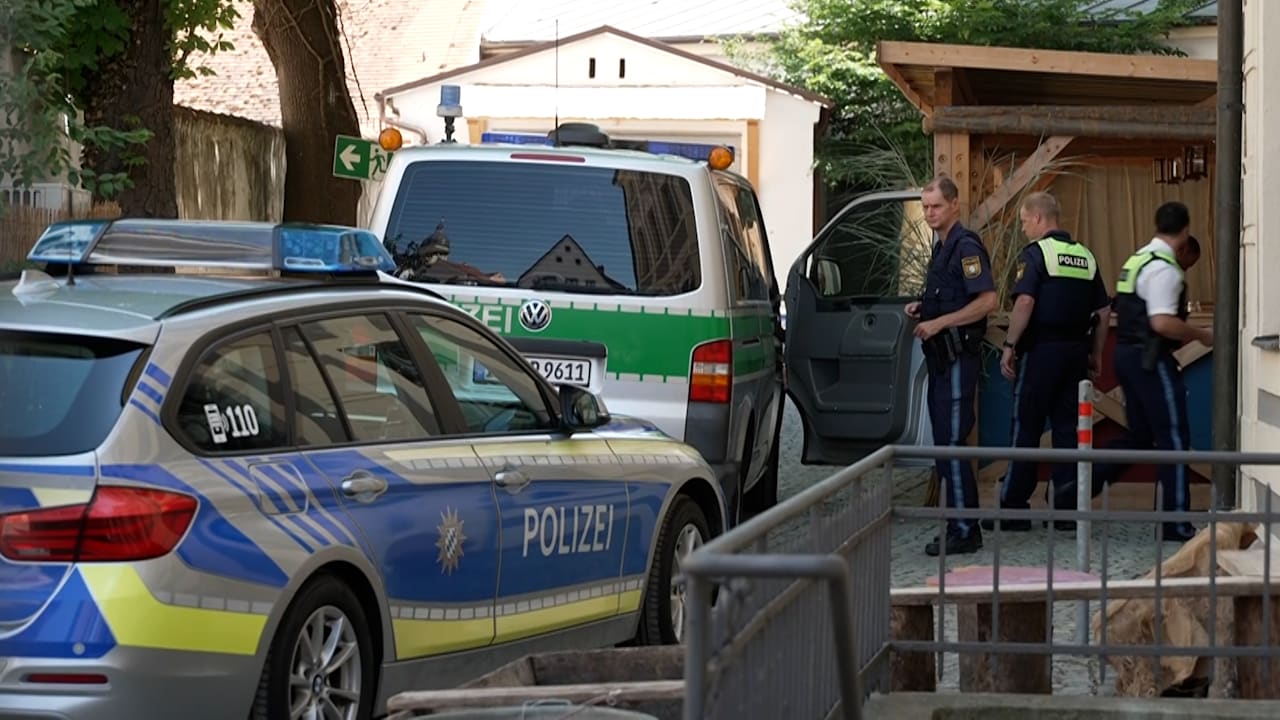 Bayern: Vater prügelt drei Erzieher in Kita krankenhausreif | Regional