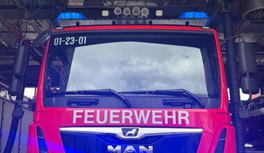 33 Einsatzkräfte - Drei Verletzte bei Hochhausbrand in Münster - Panorama