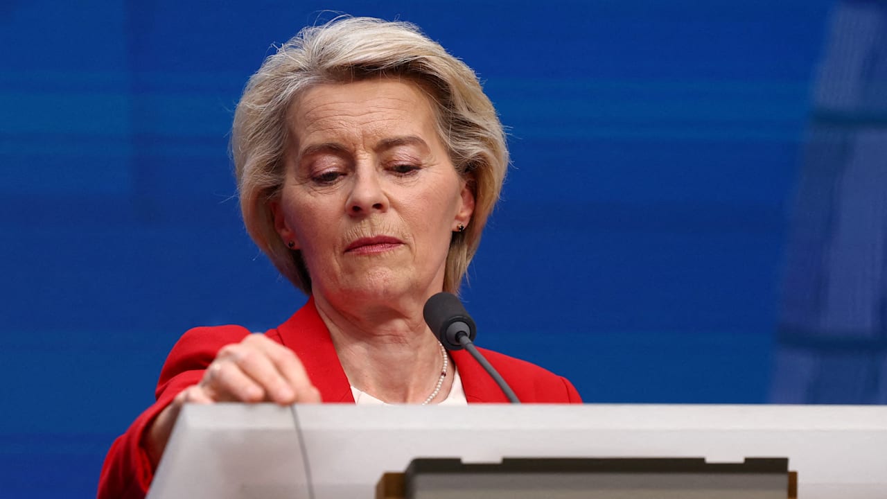 EU-Chefin Ursula von der Leyen lächelt den Frust der Konzern-Bosse in Brüssel weg | Politik