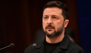 Ukraine News: Selenskij: Ukraine erhält Hunderttausende Drohnen - Politik