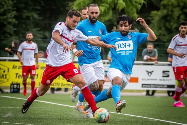Kerim Acil geht in den Zweikampf.