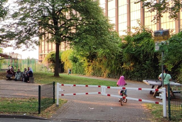 Ganz in der Nähe des geplanten Drogenkonsumraums liegt dieser Spielplatz.