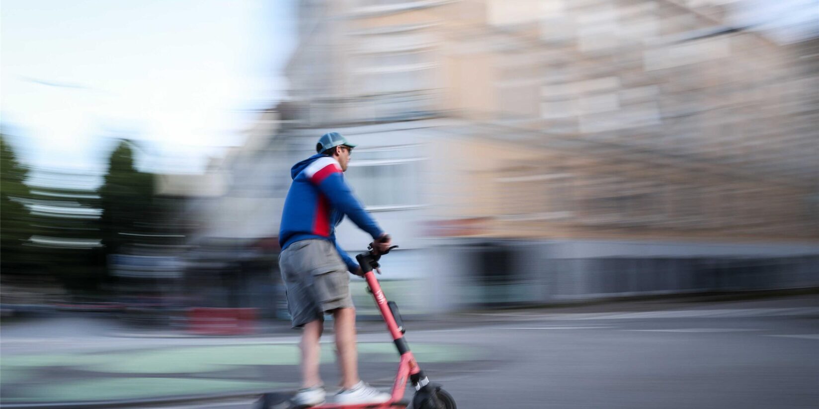 Säugling bei Unfall mit E-Scooter in Hörde schwer verletzt