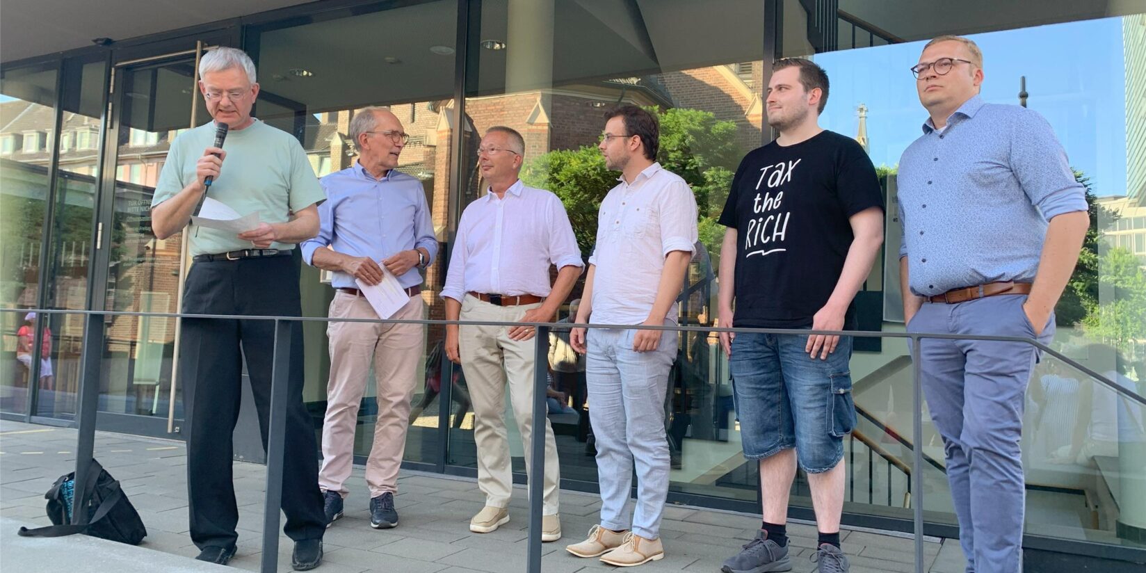 Bürger fühlen Politikern auf den Zahn