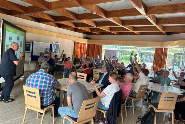 Bei einem Infoabend der Katholischen Kirche im Dortmunder Nordosten befürworteten die Teilnehmer den Weg, Immobilien abzugeben.
