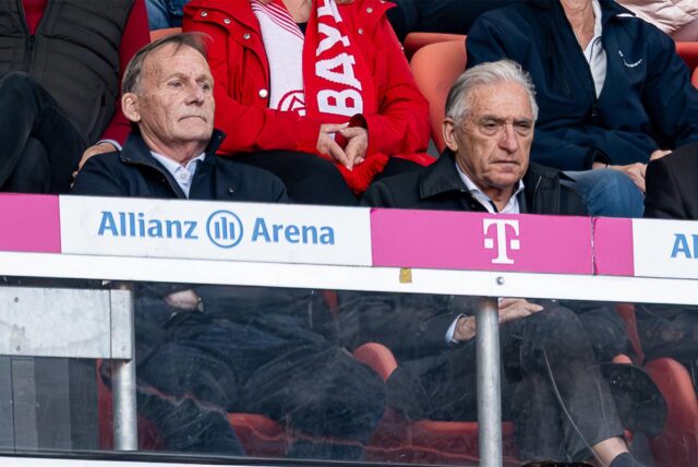 Hans-Joachim Watzke und Dr. Reinhold Lunow sitzen gemeinsam auf der Tribüne.