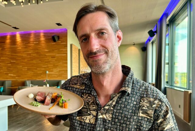 Unser Reporter hat das „Five-Chefs-Menü“ im Sterne-Restaurant The Stage getestet. Auf dem Teller befindet sich unter anderem das japanische Wagyu.