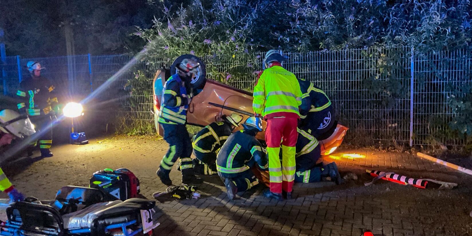 Unfall in Dortmund: Auto überschlägt sich