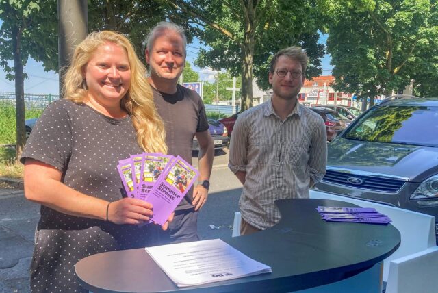 Vertreter des „Nordwärts“-Teams warben an der Rheinischen Straße für das „Summerstreet“-Projekt.